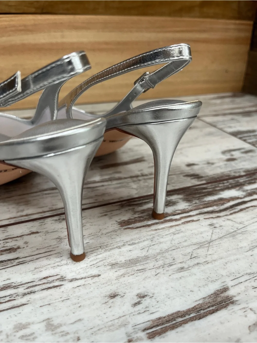 Newbella Womens 8.5 Silver Mesh Pointed Toe Slingback Heels 3